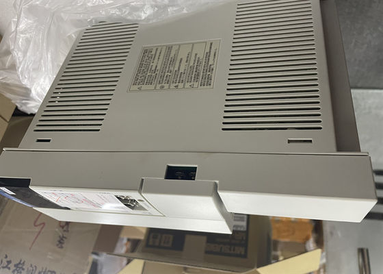 MR-J2S-500B 5Kw AC三菱サーボ アンプ3段階200から230VAC 50/60Hz