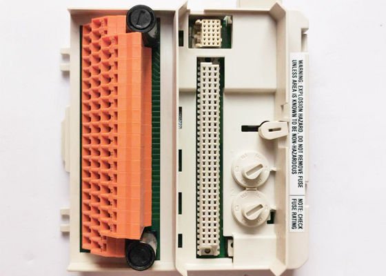 TU833 3BSE038726R1はMTUのイーサネット アナログ出力 モジュール50V S800 2x16信号ターミナルを拡張した