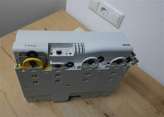 Lenze E94AMHE0244の可変的な頻度インバーターSERVOは9400のシリーズを325/565/705 V DC 11.5-22 KV運転する