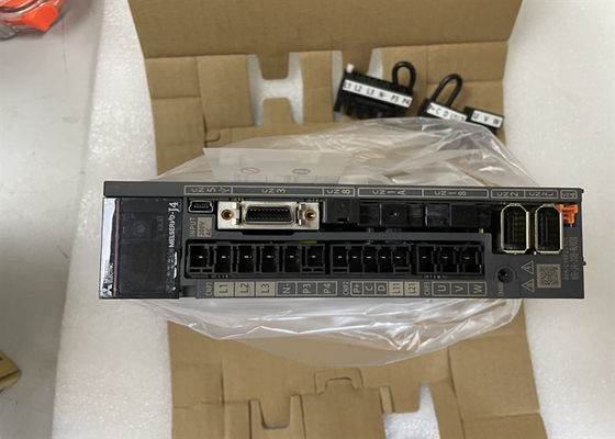 MR-J4-20B-RJ020三菱200Wのサーボ モーター ドライブ3PH 170V 0-360Hz三菱