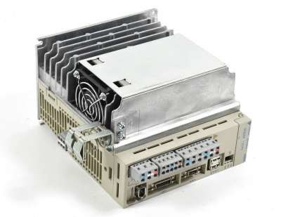 SGDM-15DN ACサーボ モーターはYaskawaを0.5 AMP 32ポイントServopack運転する