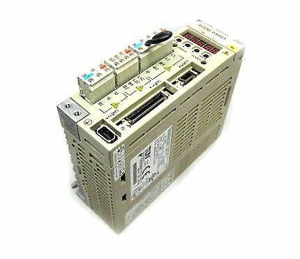 SGDM-15DN ACサーボ モーターはYaskawaを0.5 AMP 32ポイントServopack運転する