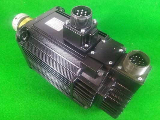 SGMGH-13ACA61 240Vの産業Servoは統合されたサーボ モーターを出力した1.3KWを運転する