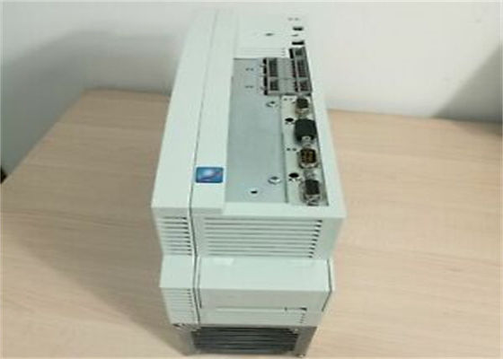 Lenze EVS9324-EPV004のサーボ単一フェーズの頻度インバーター3KW