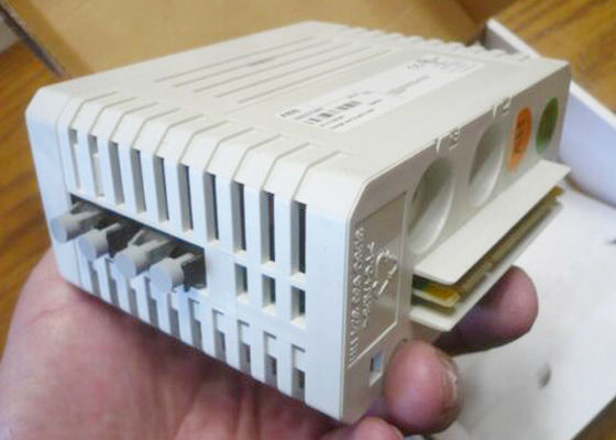 3BSE037760R1 TB840A モジュールバス クラスタ モデム S800 I/O 通信インターフェース