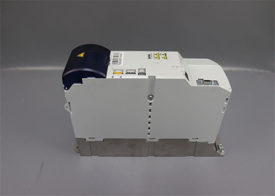 Lenze E70ACMSE0644SA1ETR SERVO-INVERTER I700 2000までのHZ可能