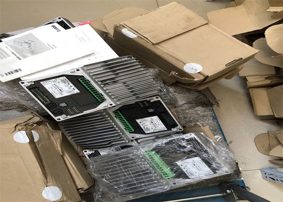 Lenze E84DGDVB15242PSインバーターは400/480 VAC MOTEC 8400の入れられた電圧を1.5 KW運転する