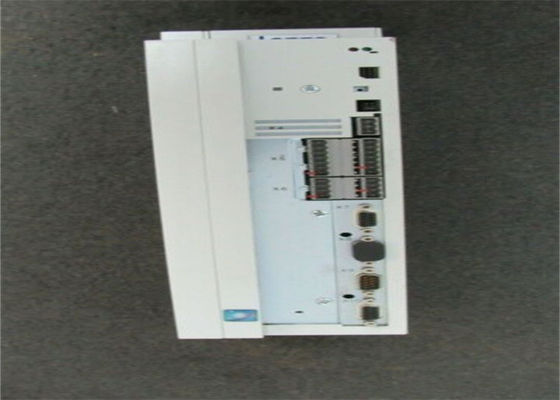 Lenze EVS9323-ERのサーボ コントローラー9300のシリーズ400/480 VAC 1.5 KWの（2 HP）作り付けの単位
