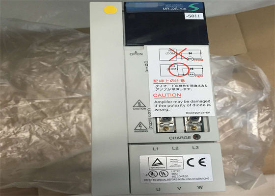 三菱はACサーボ アンプMR-J2S-20A-S011 MR-J2S-40A-S011 MR-J2S-70A-S011を運転する