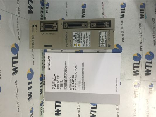 SGDA-01AS 100 W ACサーボ モーターはYaskawa 230 Vの最大出力の1:5000を運転する