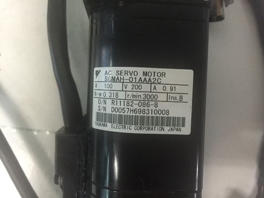 SGMAH-01AAA2C ACサーボ モーターYaskawa ACサーボ モーター220V 3000r/min 0.91A