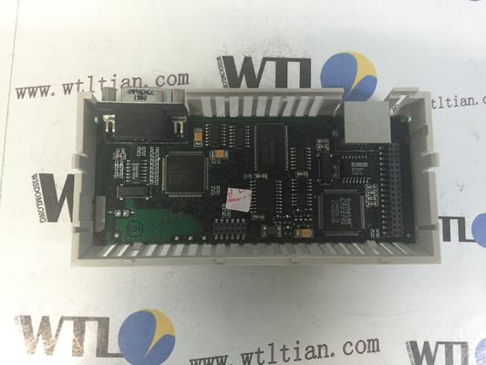 171CCC98030 Modicon M1/M1Eプロセッサのアダプター- 1イーサネット、1 Modbus -は50のMHz透明用意する