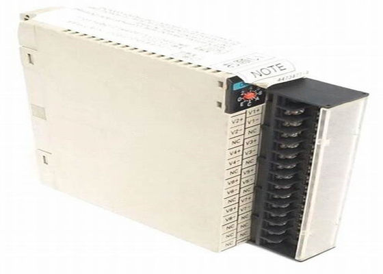 Omron C200H-DA003はモジュール8の出力されたアナログ-10から10 V 8X 1-5 Vを出力した