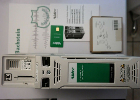 制御技法のNidec Unidrive M700シリーズM701-03400062A 2.2/3.0 kW産業ACインバーター