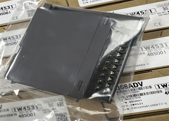 Q68ADV三菱PLCの電源モジュール8 Kは容量プログラム歩む