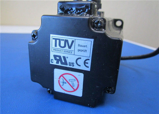 SGMPH-01AAE4Cの産業サーボ モーターYaskawa 100W 200V 0.89A ACサーボ モーターC