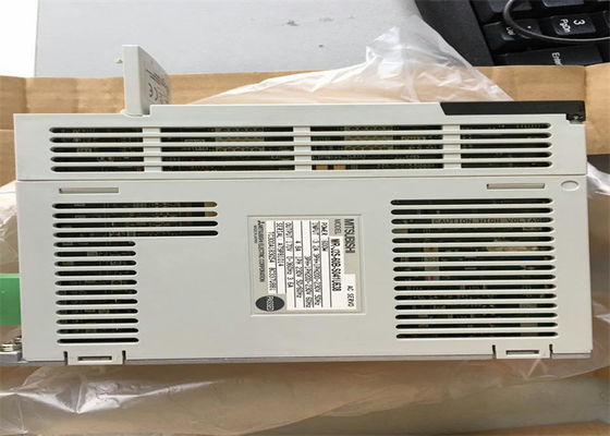 MR-J2S-60B-S041U638三菱の産業Servoは600wサーボ アンプを運転する