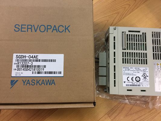 50/60HZ産業Servoは真新しいYASKAWA SGDH-04AE SERVOPACKを運転する