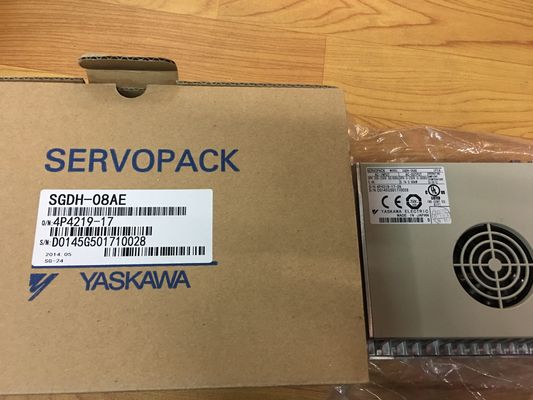 50/60HZ産業Servoは真新しいYASKAWA SGDH-08AE SERVOPACKを運転する