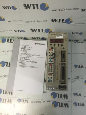 50 60HZ産業Servoは真新しいYASKAWA SGMD-02ADA-R SERVOPACKを運転する