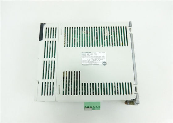在庫で新しい三菱電機750WドライブMR-J2S-70A ACサーボ アンプ200V