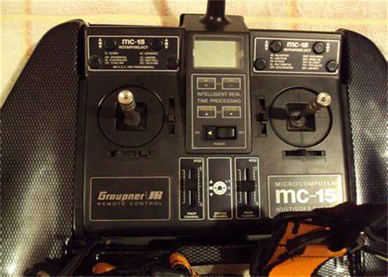 Omron Z550-MC15レーザーの変位センサーPNP 24VDC 60X70MMの範囲