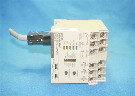 Omron Z4M-N30V-01レーザーの変位センサー12-24VDC PLCのプログラム可能な論理のコントローラー