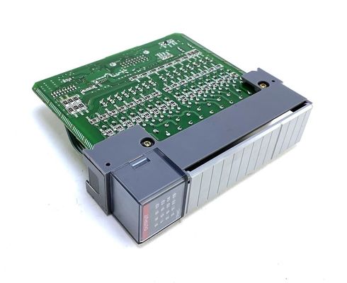 AB 1746-NIO4I 2のアナログ入力10 V DCか20 MA 2のアナログの現在の出力0-20 MA