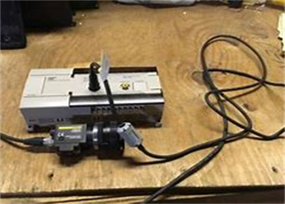 Omron F400-C15Eのコントローラーの視野PNP色24VDC 0.6A PLCのプログラム可能な論理のコントローラー