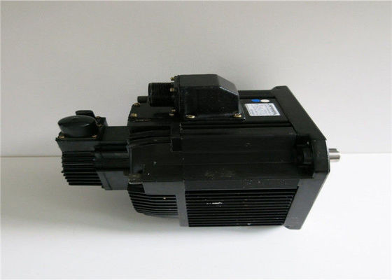 SGMDH-32A2A-YR13 bYaskawa AC同期サーボ モーター3200W 200V 20.9A ACサーボ モーター