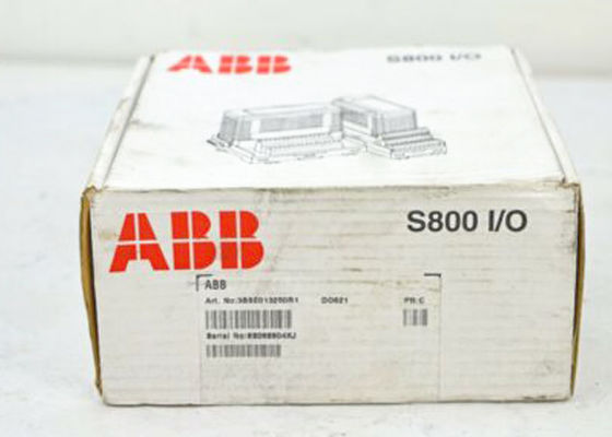 DO821 S800 PLCモジュール3BSE008550R1のデジタル入力 モジュール230VAC