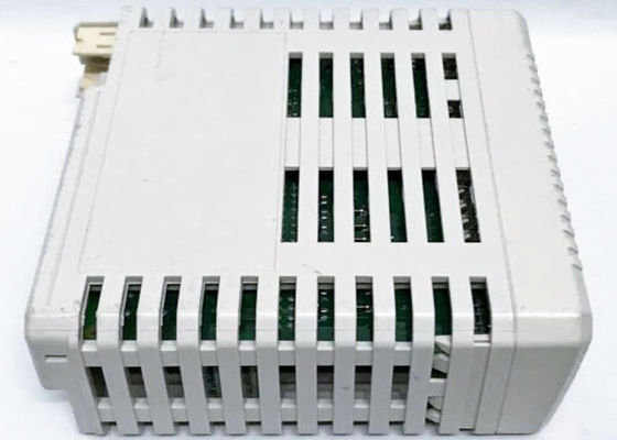 DO821 S800 PLCモジュール3BSE008550R1のデジタル入力 モジュール230VAC