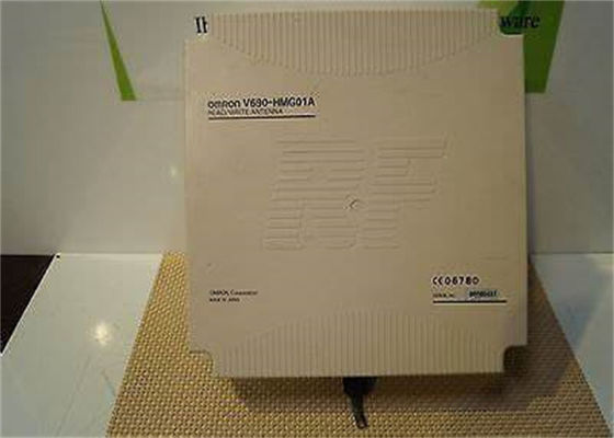 Omron V690-HMG01A ANTENNA/CONTROLLER 2.4 GHZ PLCのプログラム可能な論理のコントローラー