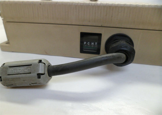 Omron V690-HMG01A ANTENNA/CONTROLLER 2.4 GHZ PLCのプログラム可能な論理のコントローラー