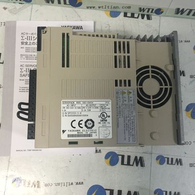 50/60HZ産業Servoは真新しいYASKAWA SGDS-04A15A SERVOPACKを運転する