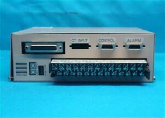 Omron E5ZE-8VAAMPB-Eの温度調節器24のRTD VDC 8はループPT100 HEAT/COOLを入れた