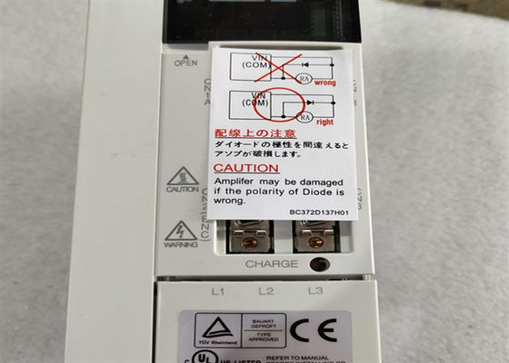 MR-J2S-70CP-S084三菱の産業Servoは3PH 200-230VAC 50/60HZ 750Wを運転する