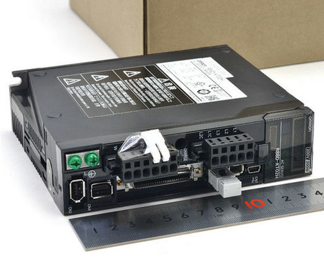 OMRON R88D-KT02HサーボAC 200 | 230VAC供給1.6A 230Vは200 Wに荷を積む