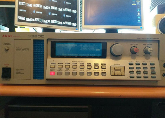 Omron S3200-NSUG4-OOE SYSNET橋（DC） PLCのプログラム可能な論理のコントローラー