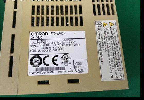 OMRON R7D-BP02HHサーボAC 200VAC供給1.6A 200Vの負荷200 Wシャーシの台紙