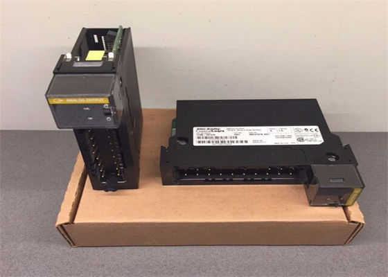AB 1756-OF4入力/出力モジュールCONTROLLOGIXの4電圧か現在の出力をアナログ出力