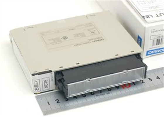 Omron C200H-0C225はモジュールの接触を2/8のAMP 250 VAC/24 VDC 16チャネルのリレー出力モジュール出力した