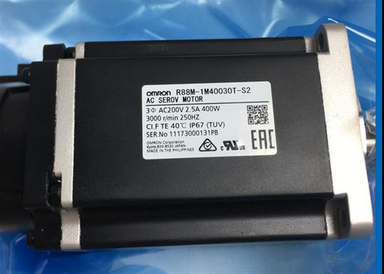 R88M-1M40030T-S2産業サーボ モーターOMRON 3000 RPMシリーズR88M