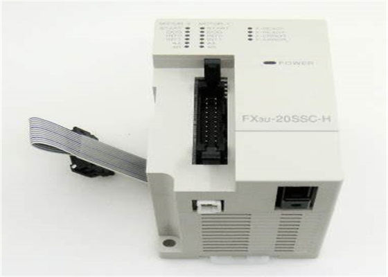 モジュールFX3U SSCNET 2AXIS 8POINT 24VDCを置く三菱FX3U-20SSC-H