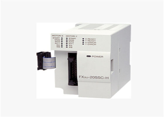 モジュールFX3U SSCNET 2AXIS 8POINT 24VDCを置く三菱FX3U-20SSC-H