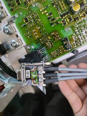 Siemens 6SL3352-1AE35-0AA1 510-750 V DCの490 Aモーター モジュールは3段階モジュールを塗った
