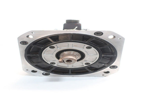 SGMDH-45A2B-YR12産業Yaskawaのサーボ モーター1500rpm 32.4a 200v AC 4500w 28.4nm