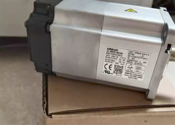 R88M-W03030T-B OMRONの産業サーボ モーター200V 30W ABSブレーキ