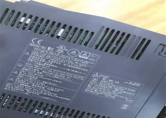 MR-J4W2-44B三菱の産業Servoはサーボ アンプMELSERVO J4を運転する