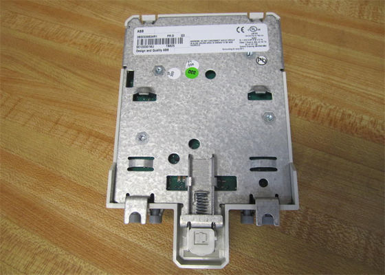 新しいABB S800入力/出力モジュール3BSE036634R1 TB825多モードModulebusの光学媒体Coverter
